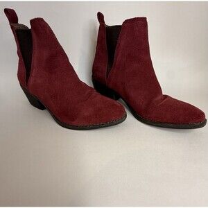White Mountain Hammond Boots Womens 7M Red/Burgundy Suede Pointed Toe Chelsea